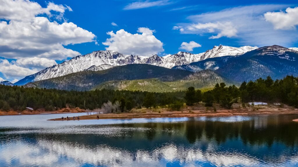 Pikes Peak Tour Guide: Explore Gorges, Waterfalls & Natural Wonders